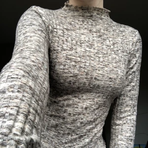 Tröja  - Tröja ifrån bikbok i storlek XS. Inga defekter, säljer pågrund av att den inte kommer till användning! Pris går att diskuteras.