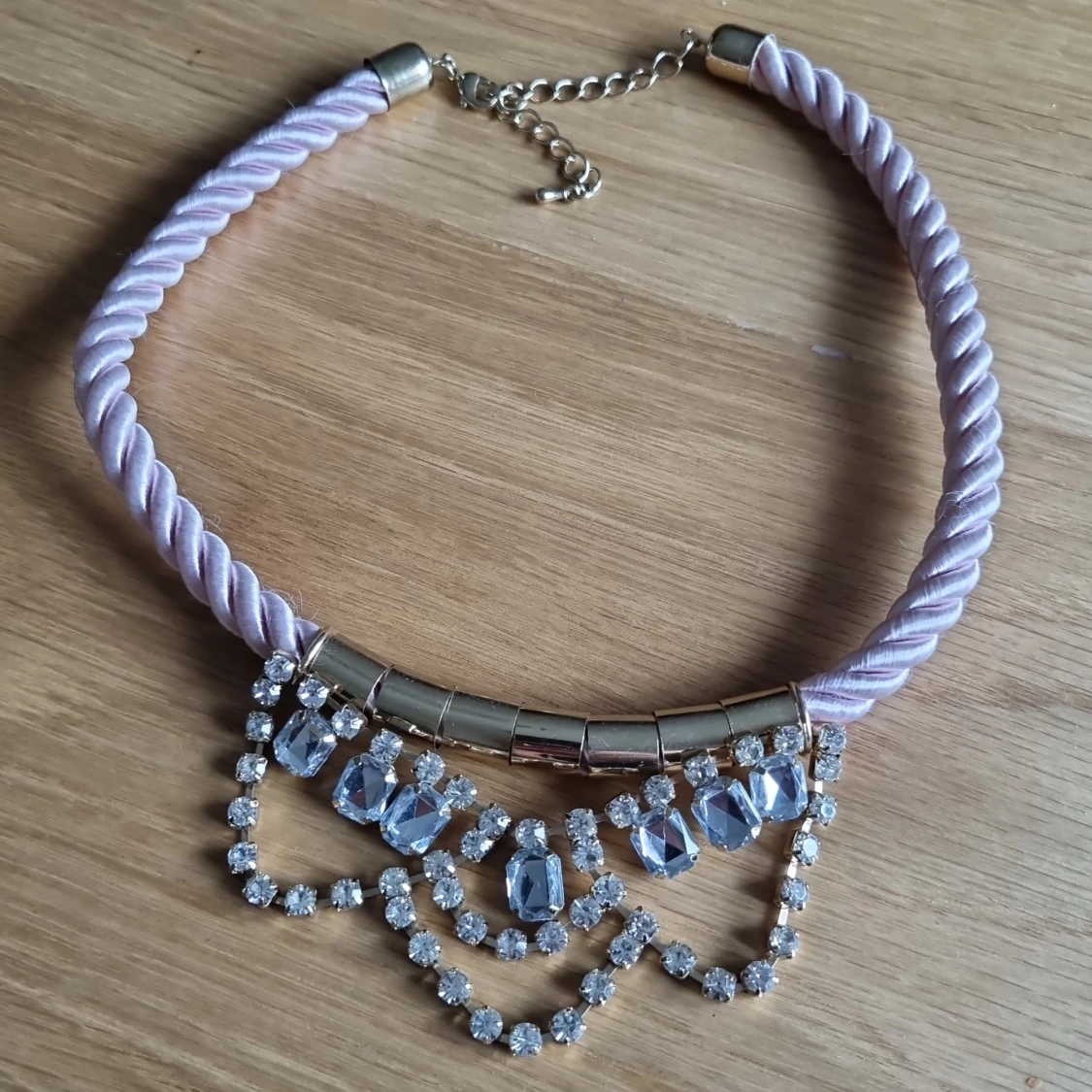 Halsband med strass 