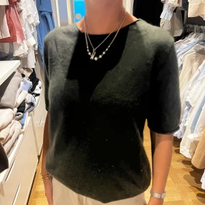 Soft goat tröja - Säljer min gröna kortärmade soft goat tröja i storlek small!! 