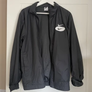 Nike skaljacka  - Nike skaljacka storlek m killmodell