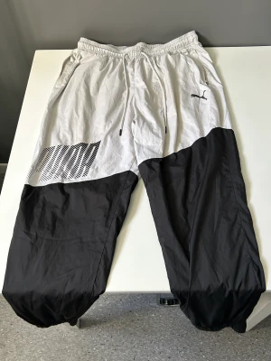 PUMA byxor  - Använd Max 3 gånger  Mycket bra skick 