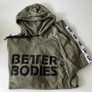 Oversize Hoodie Better Bodies - Stor i storlek, oversized. ny-skick. Använd endast en gång. Militärgrön. Nypris 649:-