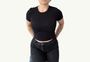 Croppad T-shirt  - 40kr + frakt eller mötas i Uppsala 