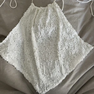 Glitter Topp - Glitter topp från Gina tricot. Stl L.