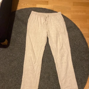 Linnebyxor - Linnebyxor i bra skick, 55% linne 45% bomull