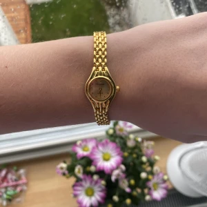 Klocka  - Säljer min klocka som inte är använd. Köp gärna så jag kan köpa en present till min bästa vän 🫶🏼