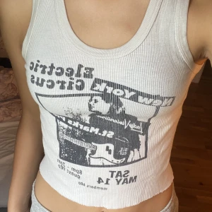 Brandy Melville linne 🤍🤍 - Fint linne från brandy Melville, inga defekter🤍🍓storlek S men passar M