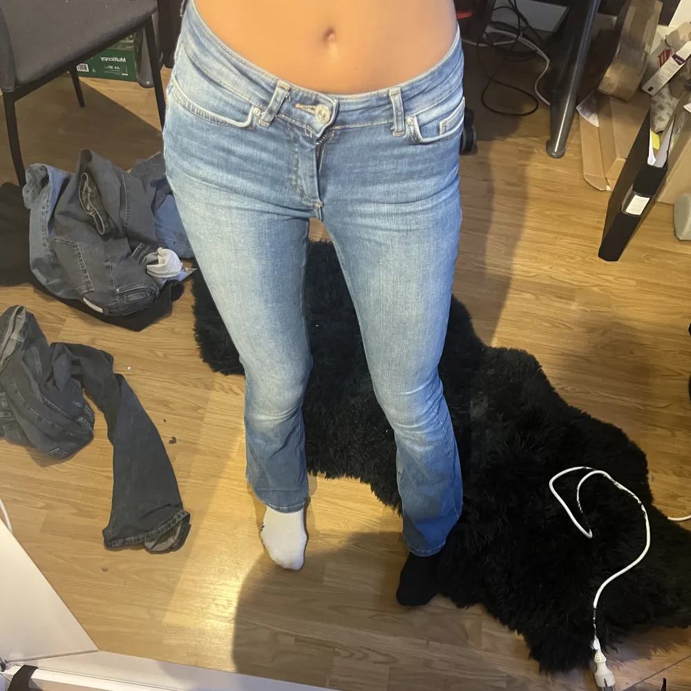 Lågmidjade jeans från lee, sparsamt använda, jättesköna och super fina till allt😊säljer pga använder inte löngre❤️dom är från only och är ganska stretchiga😊. Jeans & Byxor.