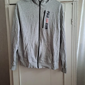 Hoddie  - Hoddie i gott skick. 