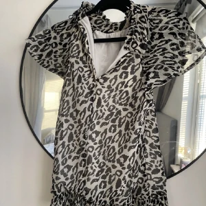 Leopard blus  - Superfin blus i leopard 💋
