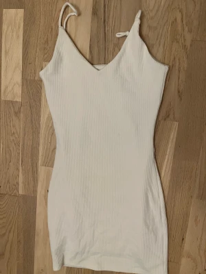 Mango klänning  - Inga defekter. 