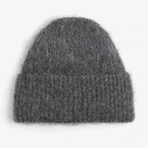 Grå fluffig mössa - Oanvänd mössa med prislapp. Den är slutsåld på hm❤️