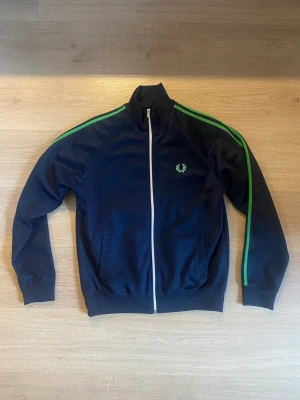 Fred Perry tracktop - Sitter M. Bra skick! 