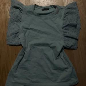 Zara tröja - Supersöt tröja ifrån Zara i en turqos färg som säljs pga den använts it💗 10/10 skick