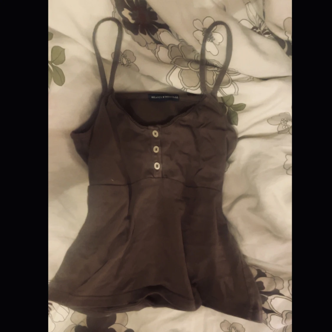 Brun brandy Melville linne med knappar đ€