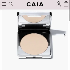 Puder från caia - Aldrig använt. Ja färgen soft focus.