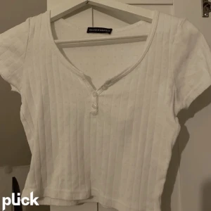 Brandy melville topp - Supersöt tröja/topp från brandy melville som inte kommer till användning längre! Frakt tillkommer