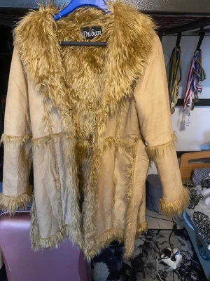 Pälsjacka  - Köpt frpn grekland aldrig använd 