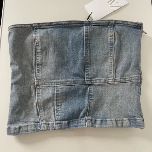 Denim tub topp - Ur snygg tub topp från zara, aldrig använd med lapparna kvar!🤎