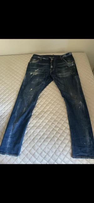 Dsquared Jeans  - Dsquared Jeans säljs, tyvärr passar mig inte längre.  Storlek - 50 Köpt i Göteborg ( Trelupi ), vid mer info så är det bara att skriva.