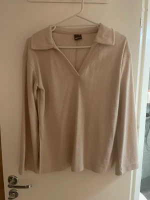 Gina Tricot st XXS - Superfin tröja från Gina Tricot, använd ett fåtal gånger. St xxs passar xs❤️