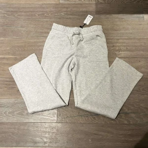 Mjukisbyxor  - Säljer mina mjukisbyxor från lager 157 helt oanvänd! 