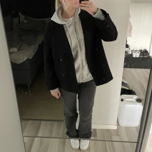 Levi’s 501 jeans - Levi’s 501 jeans unisex, bra skick då de inte är använda mycket. Storlek W34 L36. Passar bra om du har lite längre ben. Originalpris 1669kr, men säljer dem för 250kr