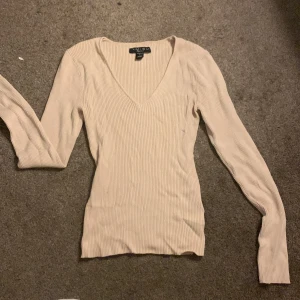 Stickad tröja  -  Stickat lång armar tröja. Varm, Vi kan diskutera pris i medelanden❗️💕