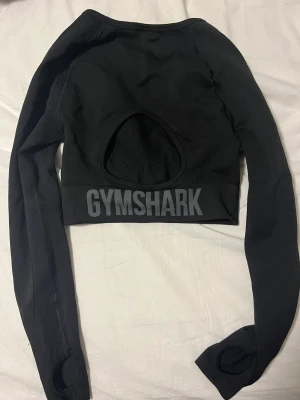 FLEX SPORTS LONG SLEEVE CROP TOP - Träningströja från gymshark. Använd ett fåtal gånger. Storlek S. 
