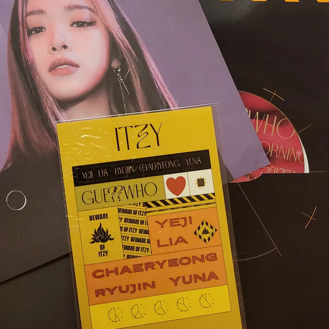 ITZY GUESS WHO  - 90