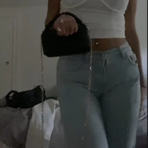 Väska  - Gullig liten väska med kedja 💕