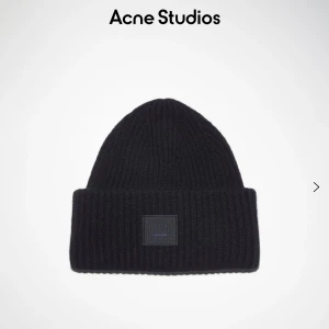 Svart acne mössa - Helt oanvänd acne mössa, onezized, endast prövad, köparen står alltid för frakten❤️