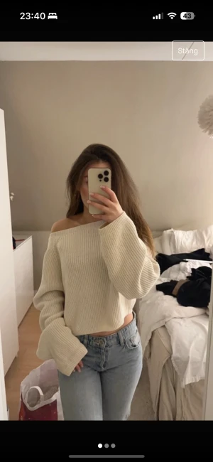 Stickad från bikbok - Stickad croppad tröja från Bikbok🍁❤️‍🔥 Kan även ha bakåfram🫣🫣