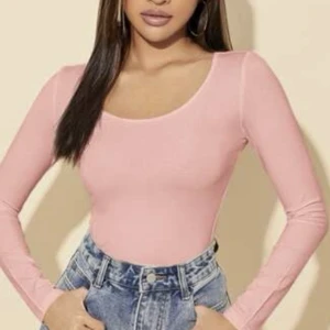 rosa tröja  - från shein jag söker 