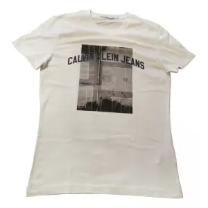 T-shirt från Calvin Klein. M