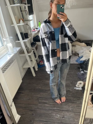 Jacka  - En fabel jacka från Gina. Aldrig använd