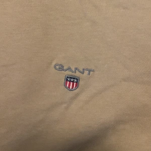 Gant - Gant tröja som är i perfekt skick och andvänd fåtal gånger. Pris alldrig hugget i sten!💕