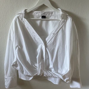 Oversized blus  - Aldrin använd.