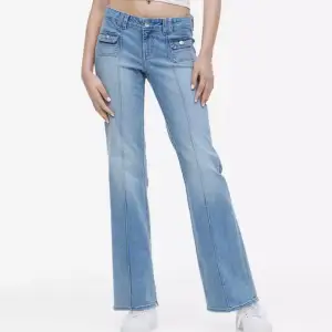 Intresse koll på de slutsålda och populära jeans från H&M, aldrog använda.