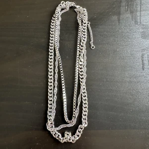 Halsband  - Från glitter, knappt använd så fint skick 