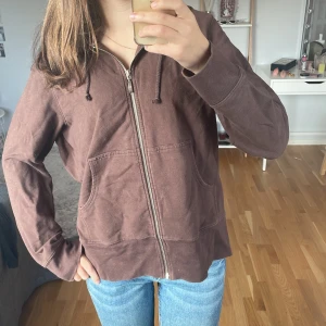 Brun zip up hoodie - Perfekt hoodie till hösten🍁💞 använd gärna köp nu💞