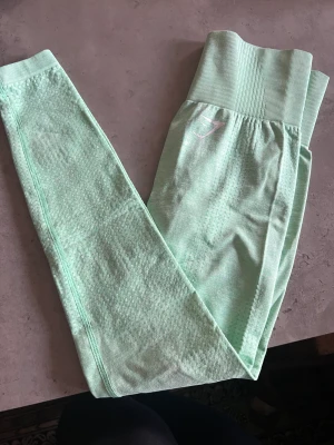 Gymshark tights  - Gymshark vital seamless tights. Osäker på storlek men gissar på XS-S. Frakt i postnord blå påse, 45 kr.