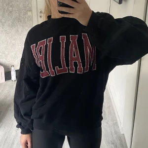 Sweatshirt - Jätteskön oversized sweatshirt me rött tryck💗