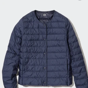 Uniqlo jacka - Säljer nu min Uniqlo jacka då jag har andra jackor och tröttnat på den. Köp direkt för 550