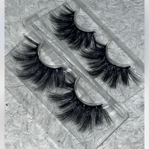 Lösfransar- ”extrem” - Två olika modeller, jag har dock fler som jag kan skicka bilder på.  Säljer 1 för 69:- eller 2 för 119:- , 3 för 159:- , ju fler man köper desto billigare blir det.   Fransarna har super  kvalite och gjort av minkhår, fransarna kan återanvändas 20 gånger.