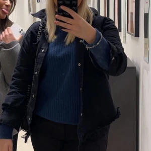 Jeans jacka  - super fin och skön jeansjacka, från märket “anibar” 🖤🖤