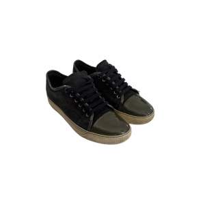 Lanvin cap toe sneakers  Storlek: UK 6 Cond: 7/10 Pris: 1650:-   Skriv pm för mer information 