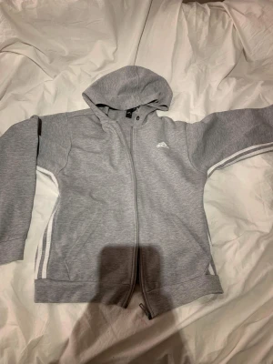 Adidas hoodie - Strl S!💞 Säljer pga 0 användning☺️