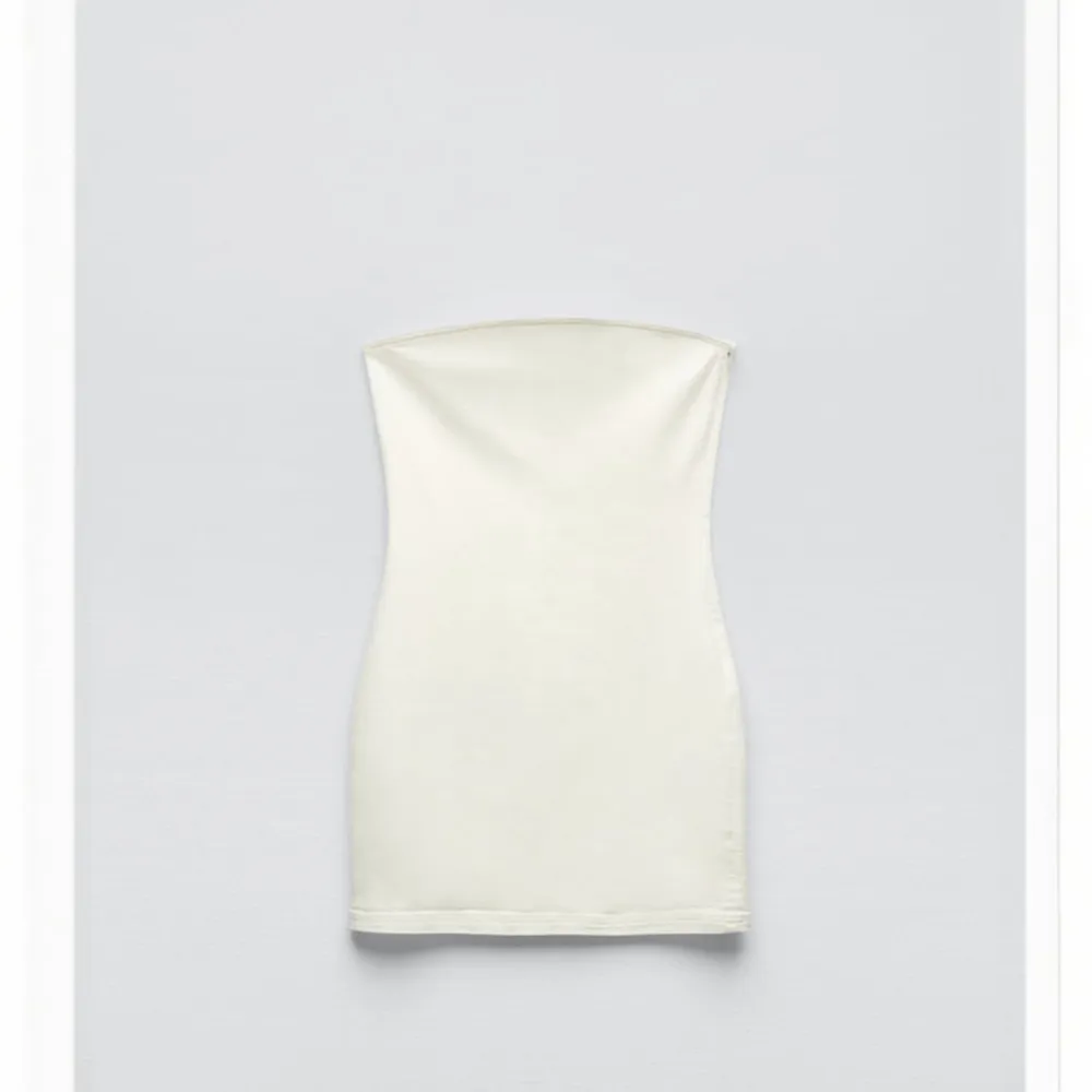 3 denim klänningar som jag aldrig fått användning av. Perfekta till sommaren!! Orginal pris för alla tsm 420 men jag säljer för 290kr! LAPPEN KVAR!!💞(säljs tsm). Klänningar.
