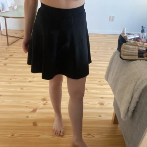 Kjol - Köpt på new yorker vintern 2022. Anvönt en gång bara på en halloween fest